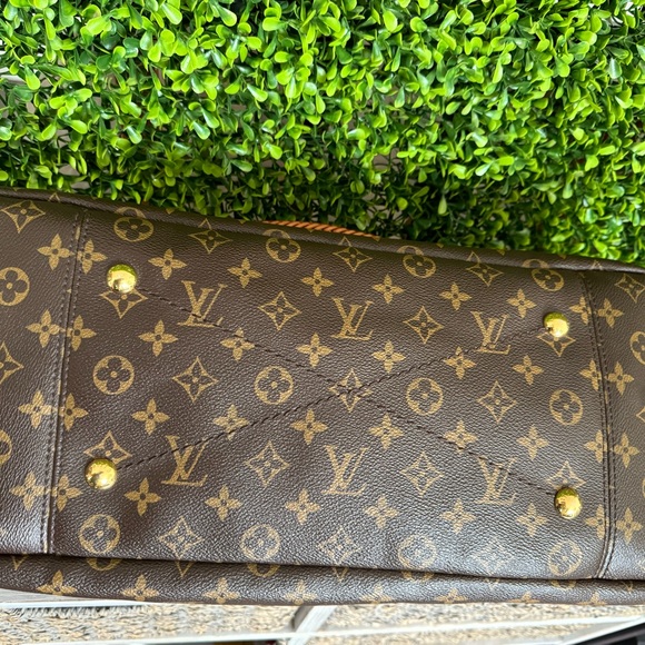 Pre owned Louis Vuitton Artsy MM - Picture 13 of 16